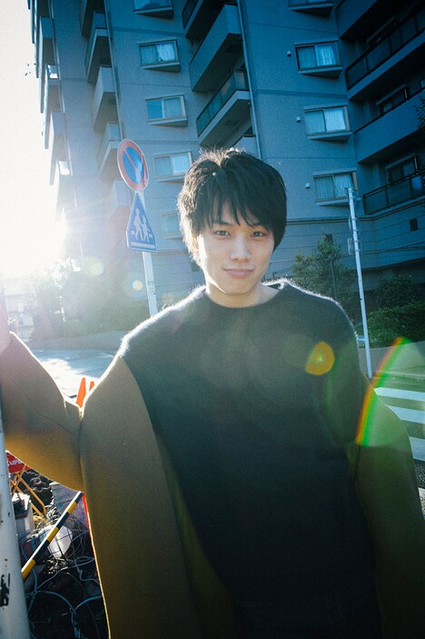 「鈴木伸之ファースト写真集“FACE”」より。