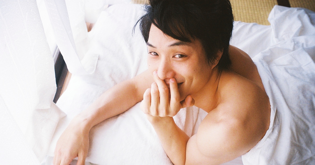 鈴木伸之の1st写真集「FACE」発売、衣装も自身で担当「初々しさが 