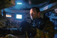 「ネイビーシールズ ナチスの金塊を奪還せよ！」