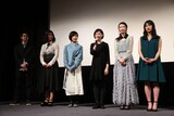 左から坂下雄一郎、鈴木まはな、芋生悠、柴田杏花、岡本夏美、小川あん。