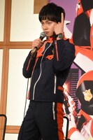 名乗りを披露する結木滉星。