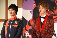 左から結木滉星、伊藤あさひ。