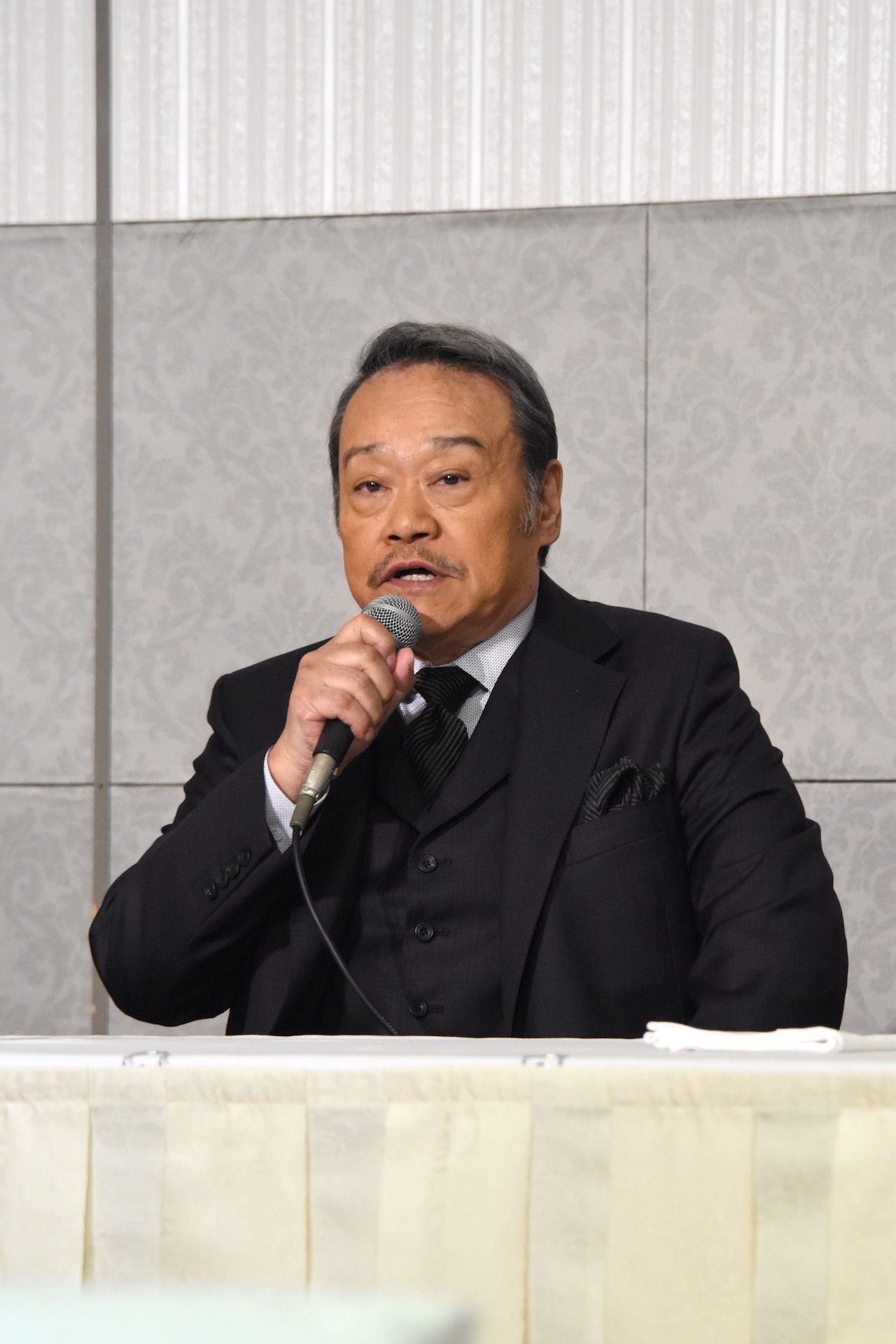 西田敏行