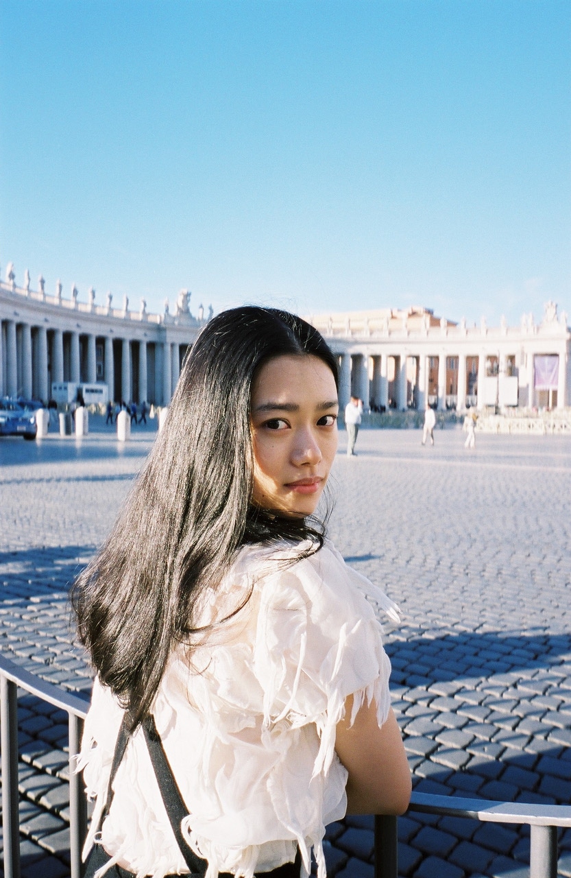 杉咲花1st写真集「ユートピア」より。