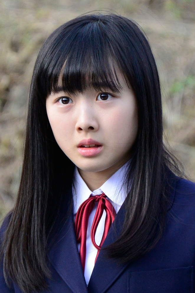 花崎志麻子役の本田望結。