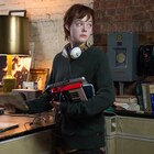 「アバウト・レイ」エル・ファニングがボーイズファッションに身を包んだ新写真到着