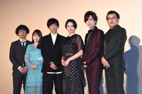 「嘘を愛する女」初日舞台挨拶の様子。左から中江和仁、川栄李奈、高橋一生、長澤まさみ、DAIGO、吉田鋼太郎。