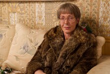 「アイ,トーニャ 史上最大のスキャンダル」より、アリソン・ジャネイ演じるラヴォナ・ゴールデン。