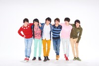 チームBのメンバー。左から窪田カン、春山航平、服部武雄、倉冨尚人、松本唯、原田将司。