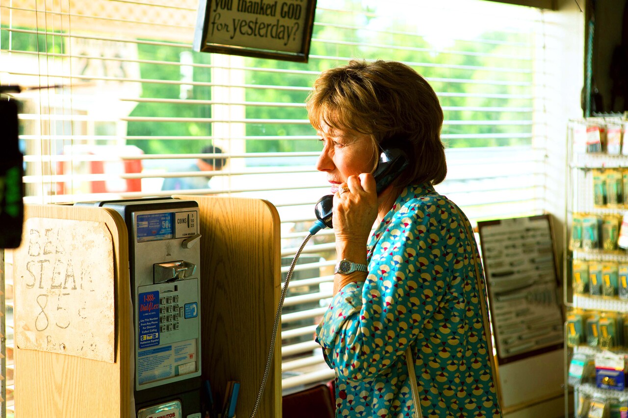 ヘレン・ミレン、夫に元彼を「撃って」と命令「ロング,ロングバケーション」本編映像