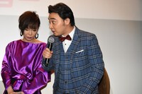 立ち位置を間違えてしまった斉藤慎二（手前）。