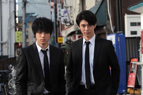 左から山田裕貴、青木玄徳。