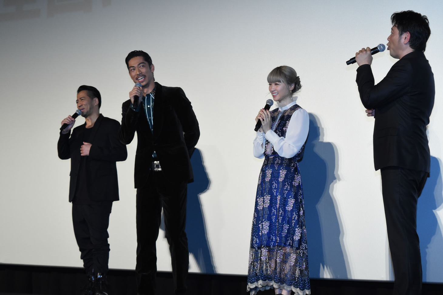 「CINEMA FIGHTERS」初日舞台挨拶の様子。
