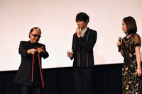 「風の色」初日舞台挨拶の様子。