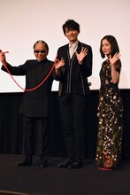 左からMr.マリック、古川雄輝、藤井武美。