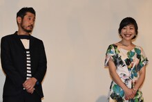 左から渋川清彦、内田慈。