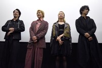 「サラバ静寂」初日舞台挨拶の様子。