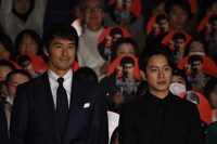 「祈りの幕が下りる時」初日舞台挨拶の様子。