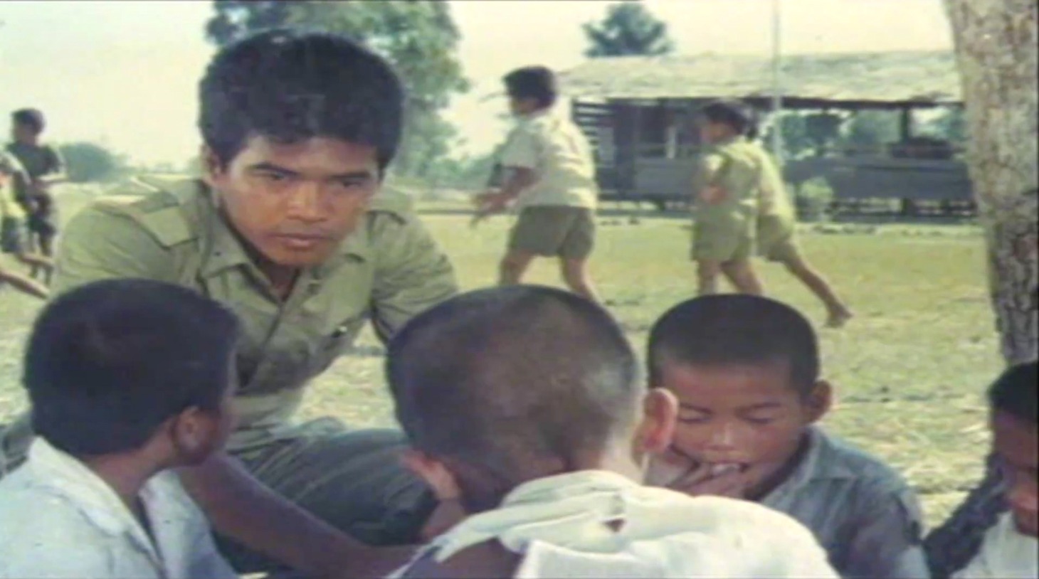 「田舎の教師」 Khru Ban Nok (c)Boonserm Kietmingmongkol