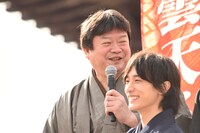 本広克行（後列）