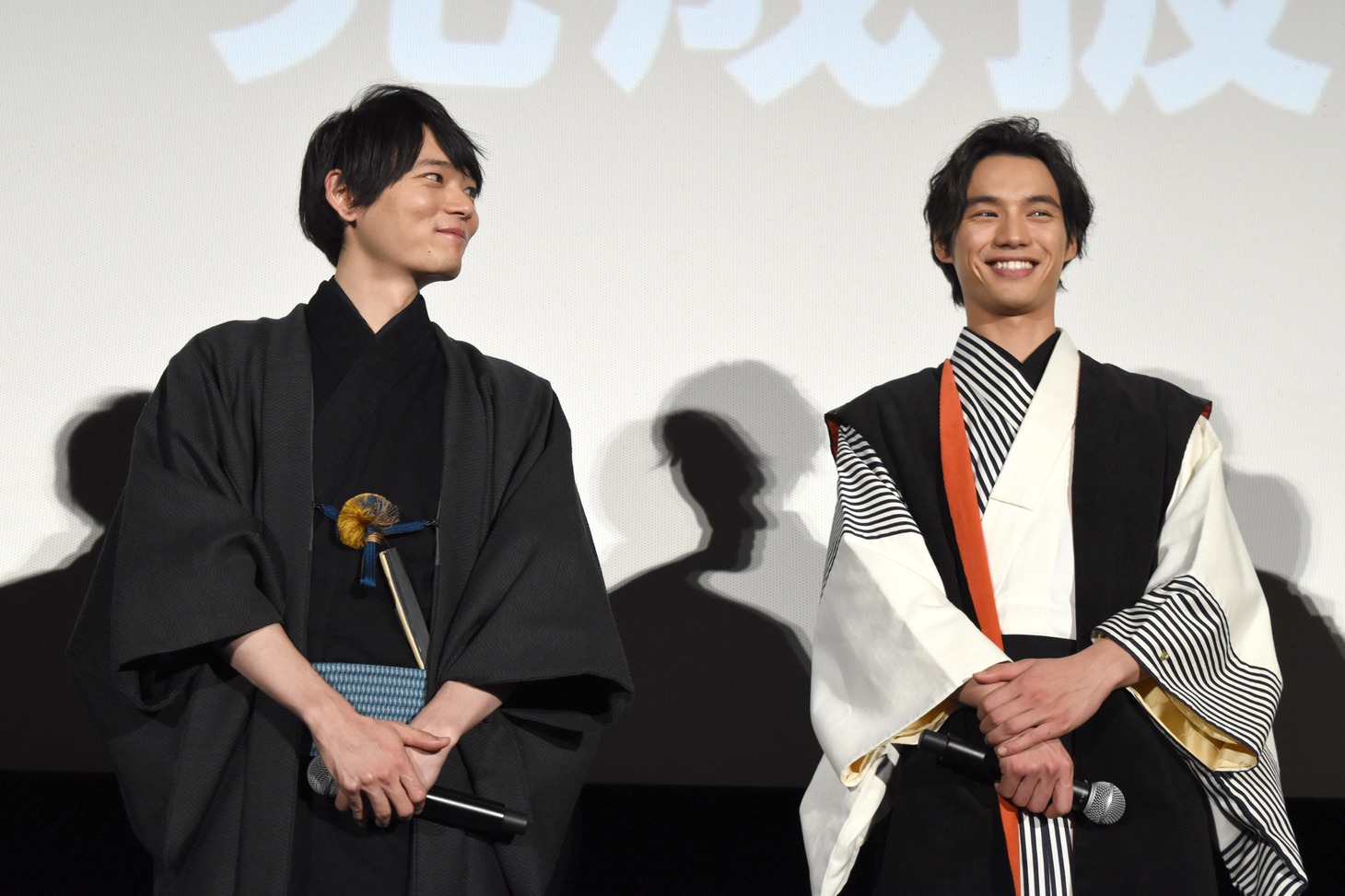 左から古川雄輝、福士蒼汰。