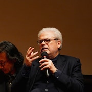 「修道士は沈黙する」ロベルト・アンドーが来日、ヒッチコックからの影響明かす