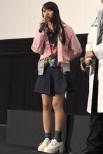 新衣装の黒崎レイナ。