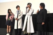 左から黒崎レイナ、瀬戸利樹、松本享恭、鈴村展弘。