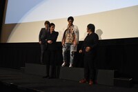 「仮面ライダーゲンムVSレーザー」舞台挨拶の様子。