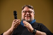 笑顔を見せるギレルモ・デル・トロ。