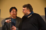 「シェイプ・オブ・ウォーター」トークイベントの様子。左から町山智浩、ギレルモ・デル・トロ。