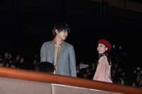 左から吉沢亮、森川葵。