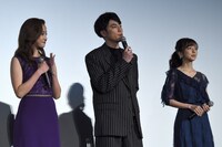 「不能犯」初日舞台挨拶の様子。