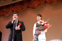 ドラマ「陸王」ディレクターの福澤克雄（左）と竹内涼真（右）。