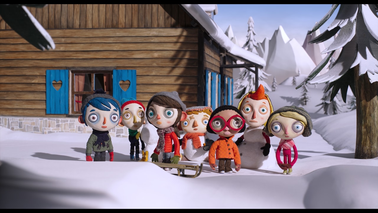 「ぼくの名前はズッキーニ」場面写真7枚公開、雪山でのカットや射撃楽しむ姿など