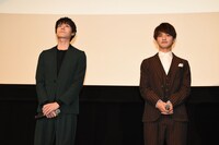 左から松本享恭、瀬戸利樹。