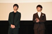 左から松本享恭、瀬戸利樹。