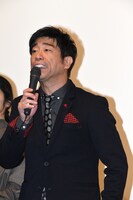 出っ歯を付けて話す原口あきまさ。