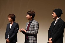 左から伊藤主税、有村昆、家入一真。