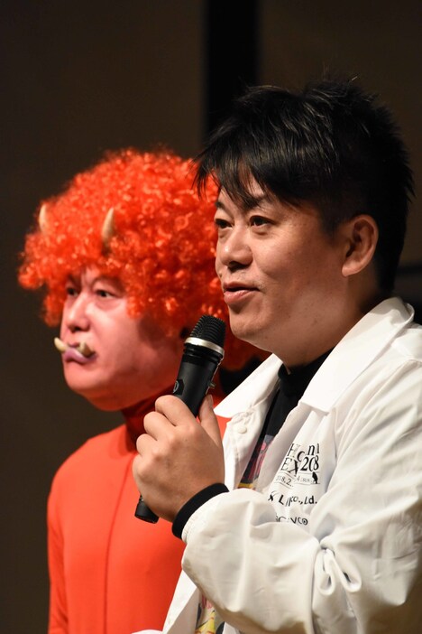 堀江貴文（右）