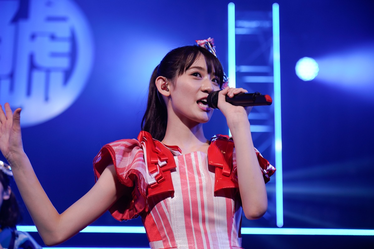 秋本帆華（Photo by HIROKAZU）