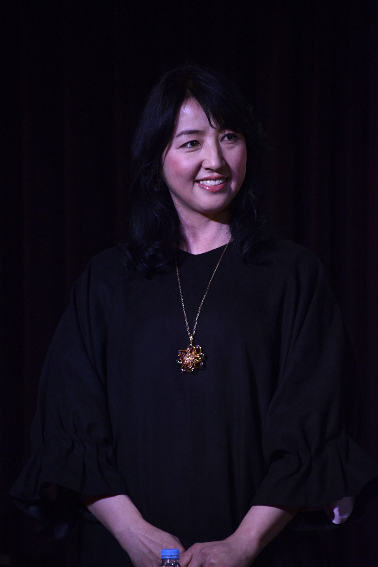 愛華みれ