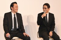 左から遠藤憲一、大杉漣。