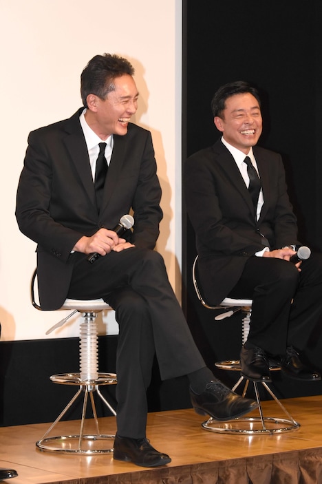 左から松重豊、光石研。