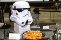 ストームトルーパーのおつまみサーバー。