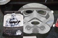 ストームトルーパーのフェイスパック。