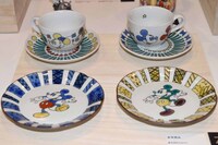 ミッキーマウスの食器。