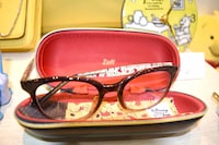くまのプーさんの眼鏡と眼鏡ケース。