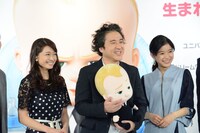 左から乙葉、ムロツヨシ、芳根京子。