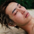 杉野遥亮の“普通じゃない”ファースト写真集「あくび」発売、3都市で握手会も